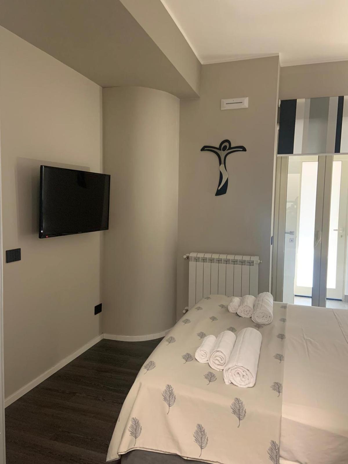 Апартаменти Relais Casa Via Generale Del Buono 13 Мілаццо Екстер'єр фото